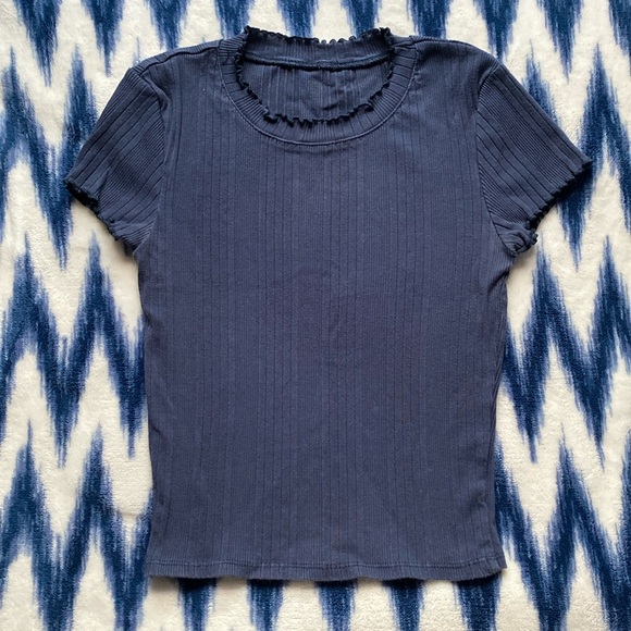 H&M Navy Ruffle Sleeve Mock Neck Baby Tee - Picture 1 of 2